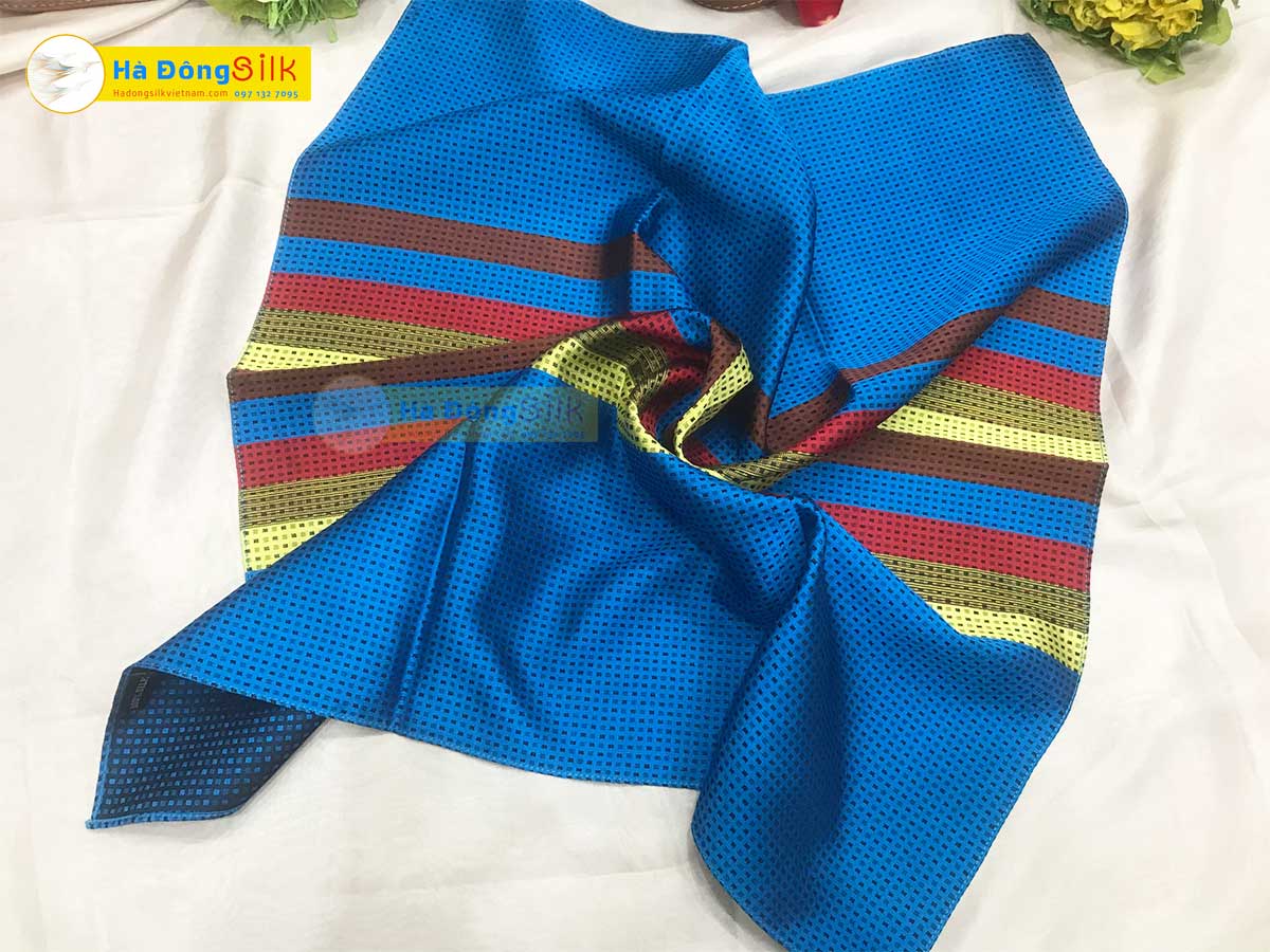 Khăn Lụa Vuông Xanh Chấm Bi  MNV-KLLS5252-5