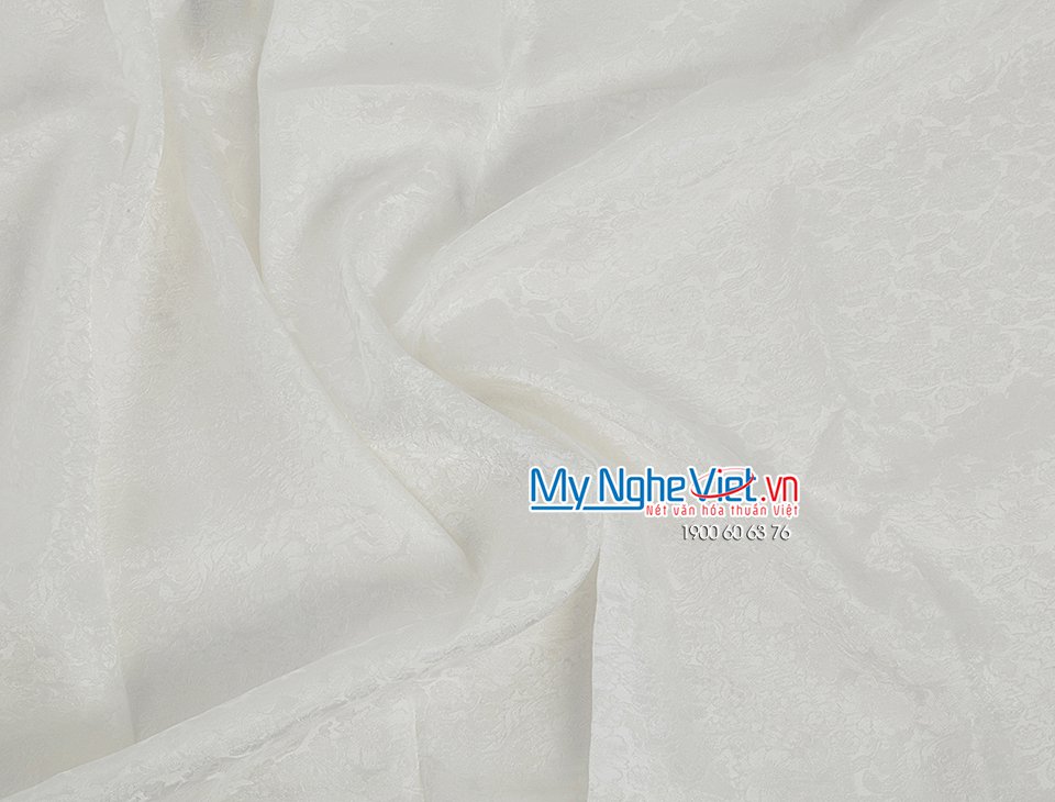Lụa áo dài Vạn Phúc họa tiết cúc nền trắng MNV-LHD17
