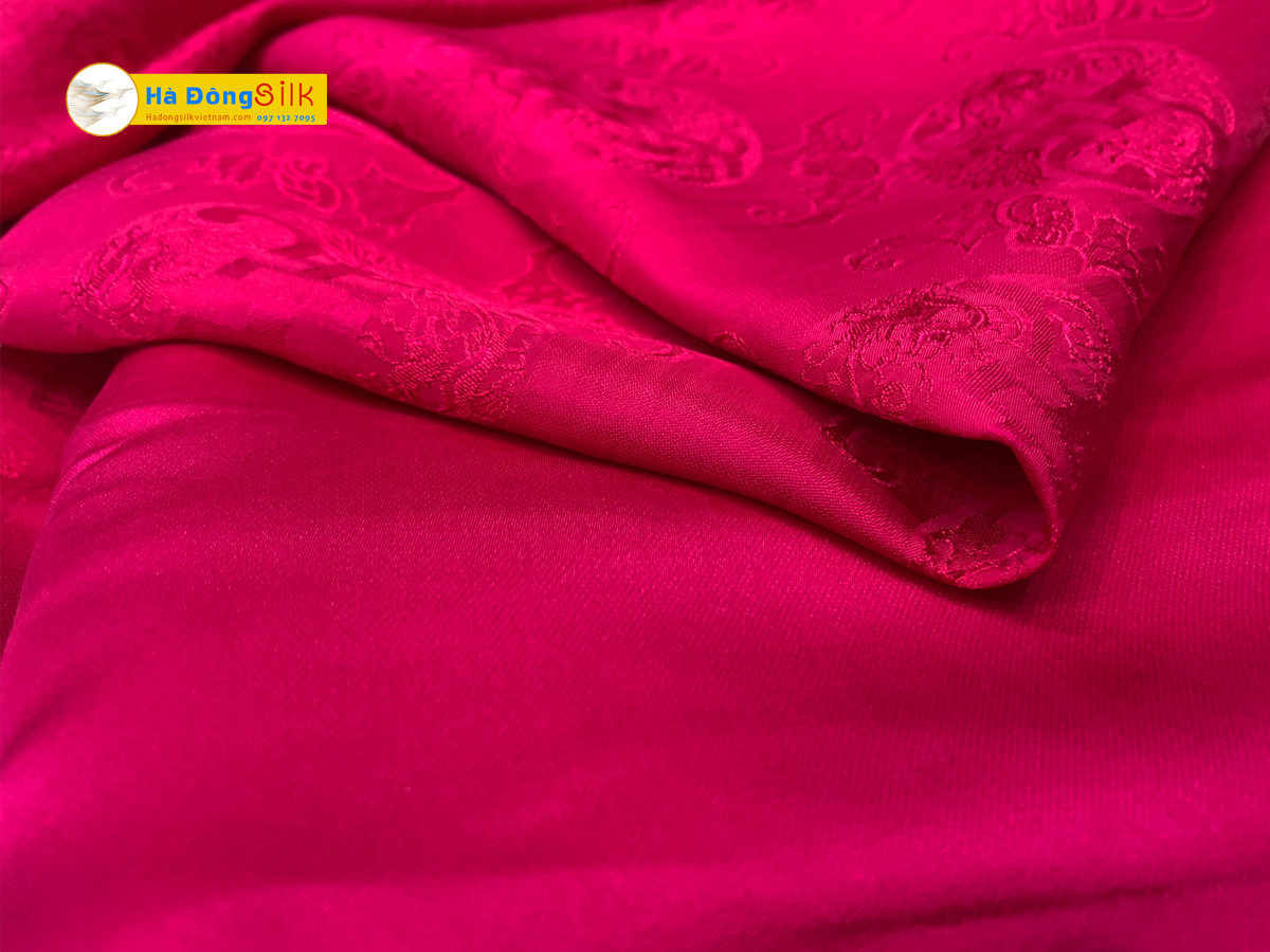 Vải Lụa Hà Đông Họa Tiết Màu Hồng (Áo 3.7m + Quần 2.3m) MNV-KGTD11