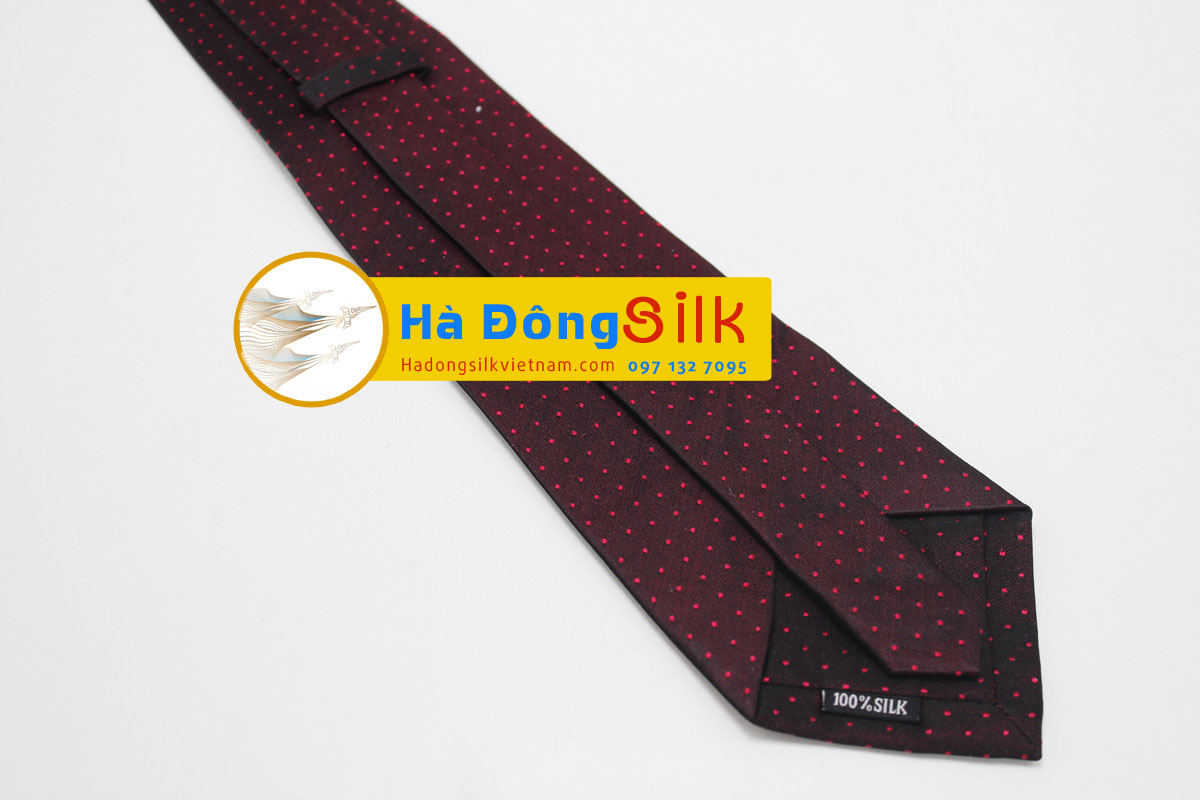 Cravat màu tía họa tiết chấm bi MNV-CRV01