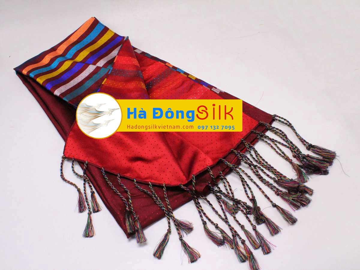 Khăn choàng cổ Hà Đông họa tiết chấm bi nền đỏ MNV-KL51