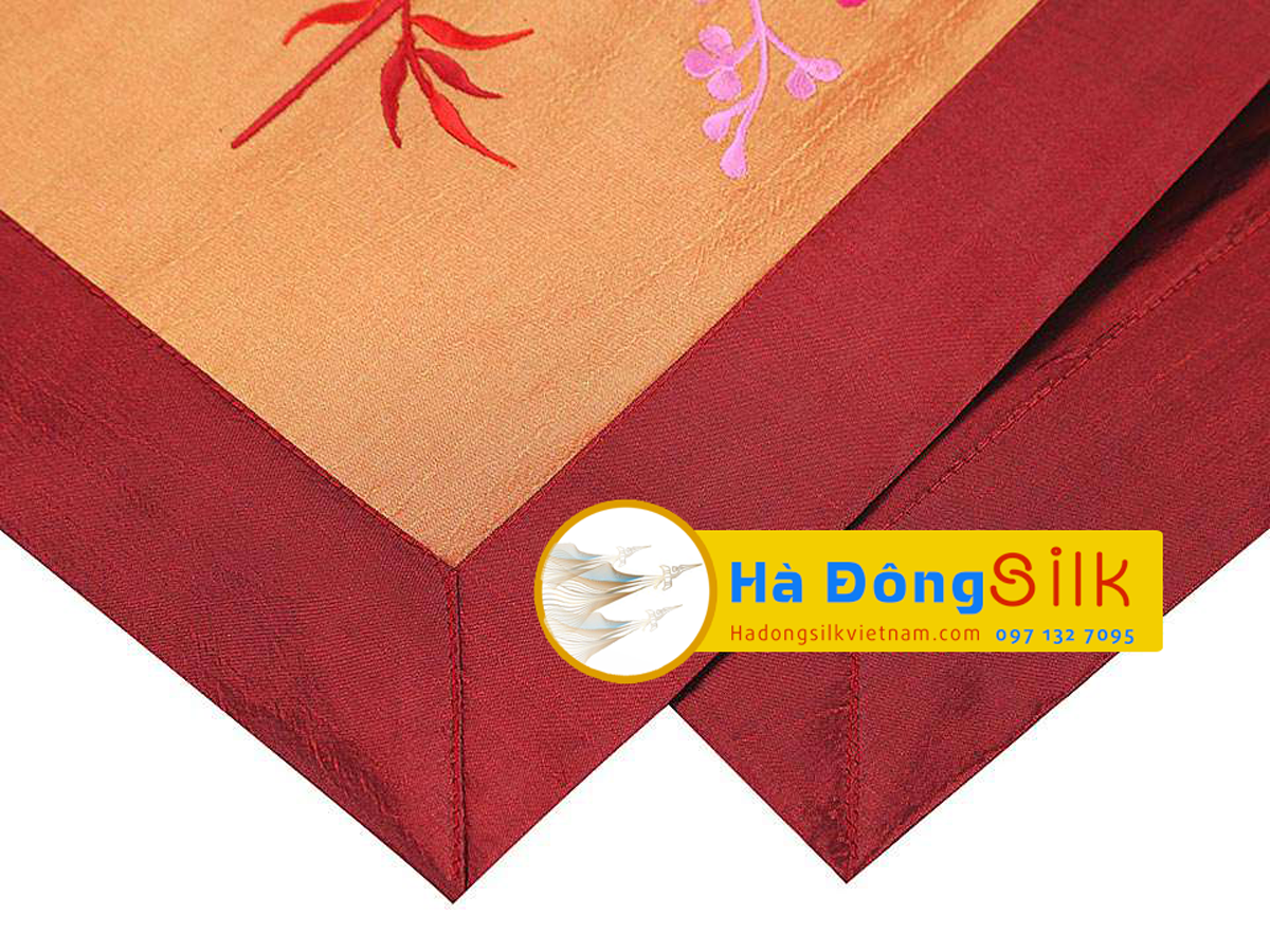 Bộ khăn trải bàn lót bàn ăn thêu trúc đỏ MNV-KLTB11 (dài)