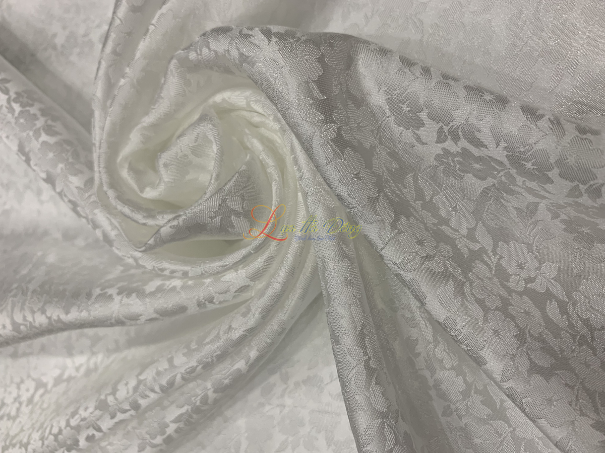 Vải Lụa Nha Xá Họa Tiết Hoa Mai Nhí (Áo 3.8m) MNV-LNX36