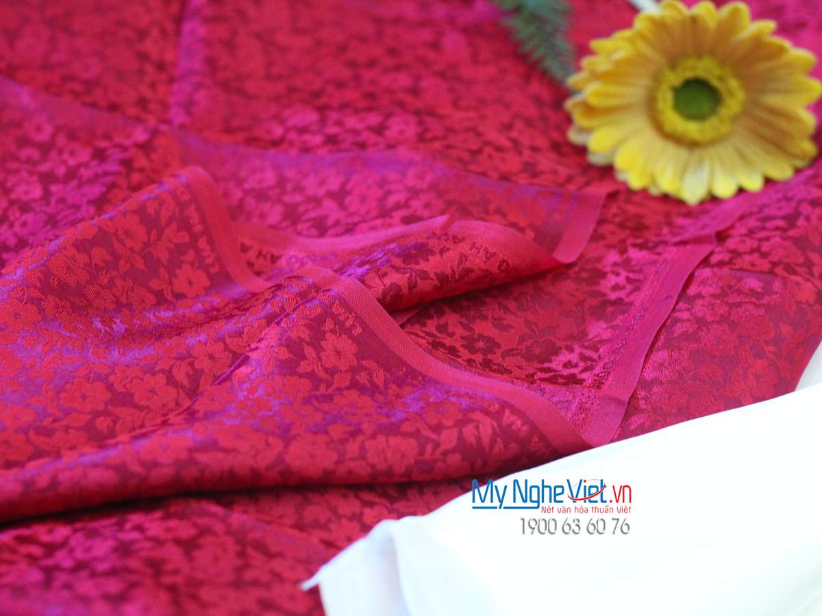 Lụa áo dài Hà Đông họa tiết hoa nổi nền hồng sen MNV-LHD05