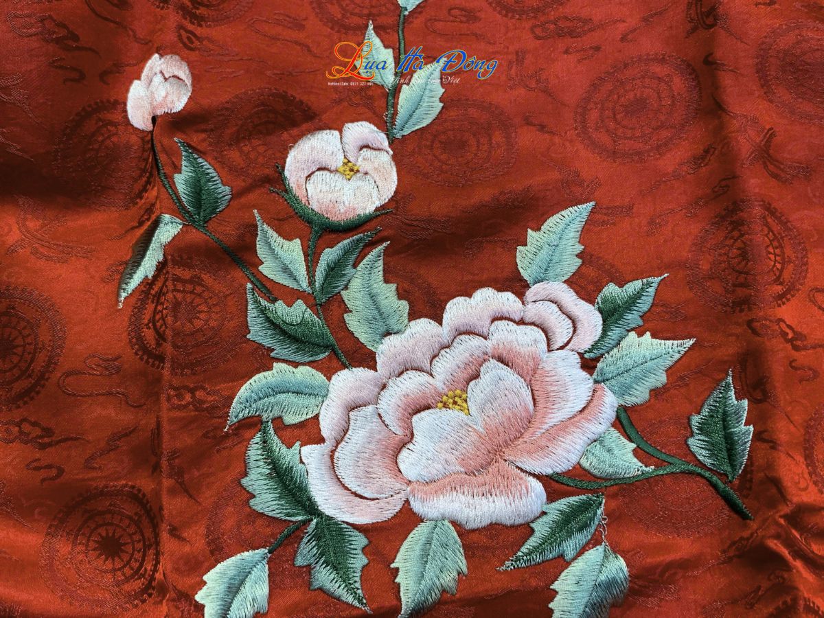 Khăn lụa thêu hoa hoa hồng đỏ họa tiết trống đồng màu đỏ 43x196cm MNV-KLTA43196