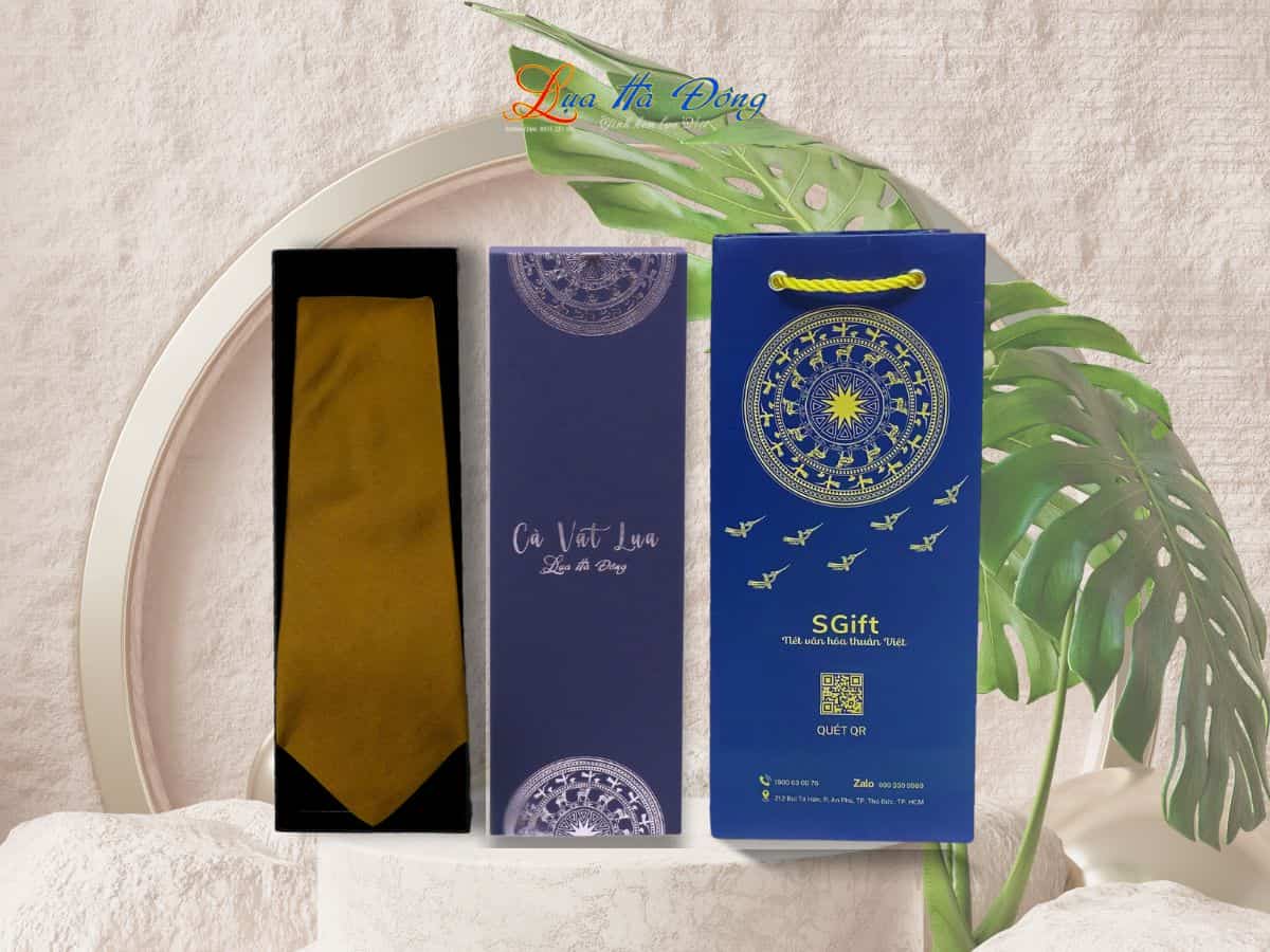 Cravat lụa trơn màu nâu MNV-CRVPT85