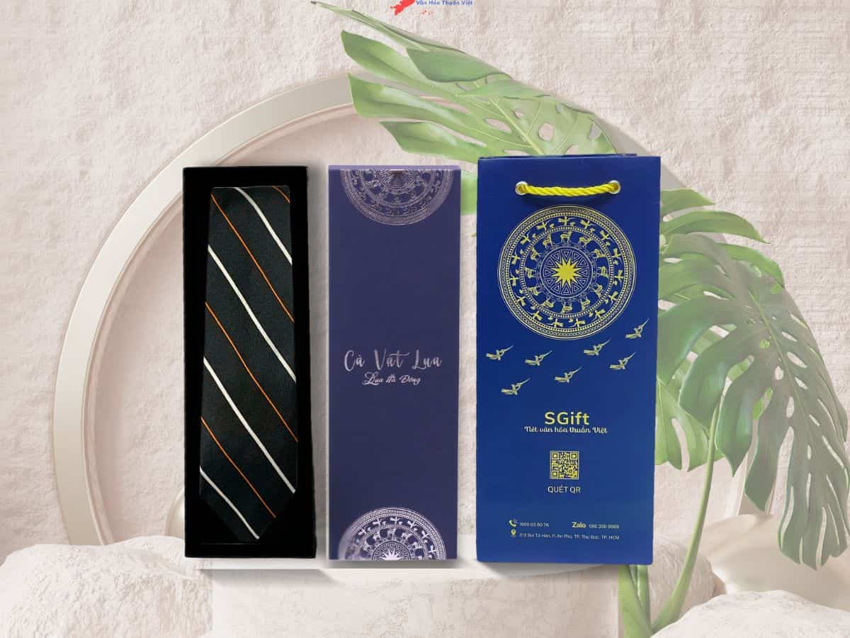 Cravat lụa đen sọc trắng cam MNV-CRVPT84-3
