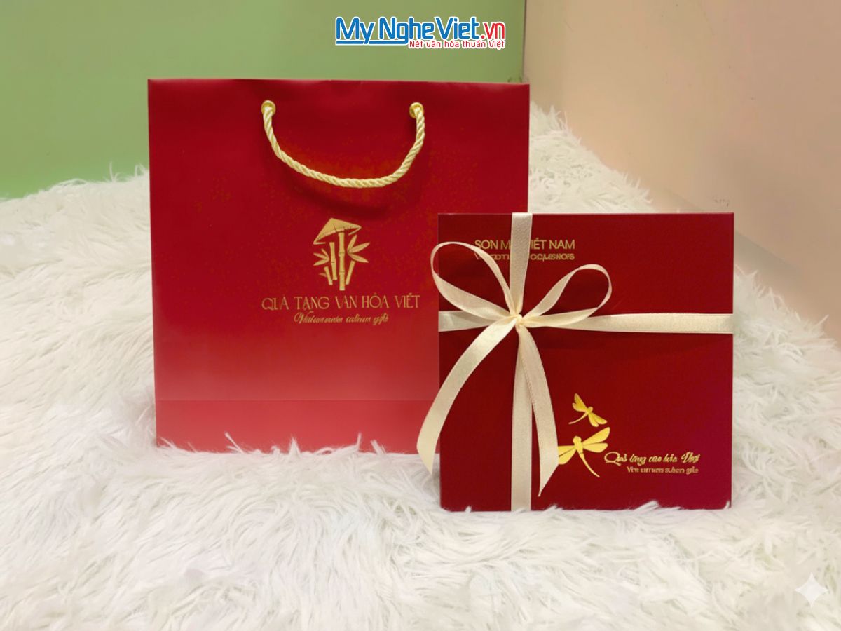 Quà Tặng Hộp Sơn Mài Hoa Đào & Khăn Lụa Hà Đông CBMNV-LNL45180/12