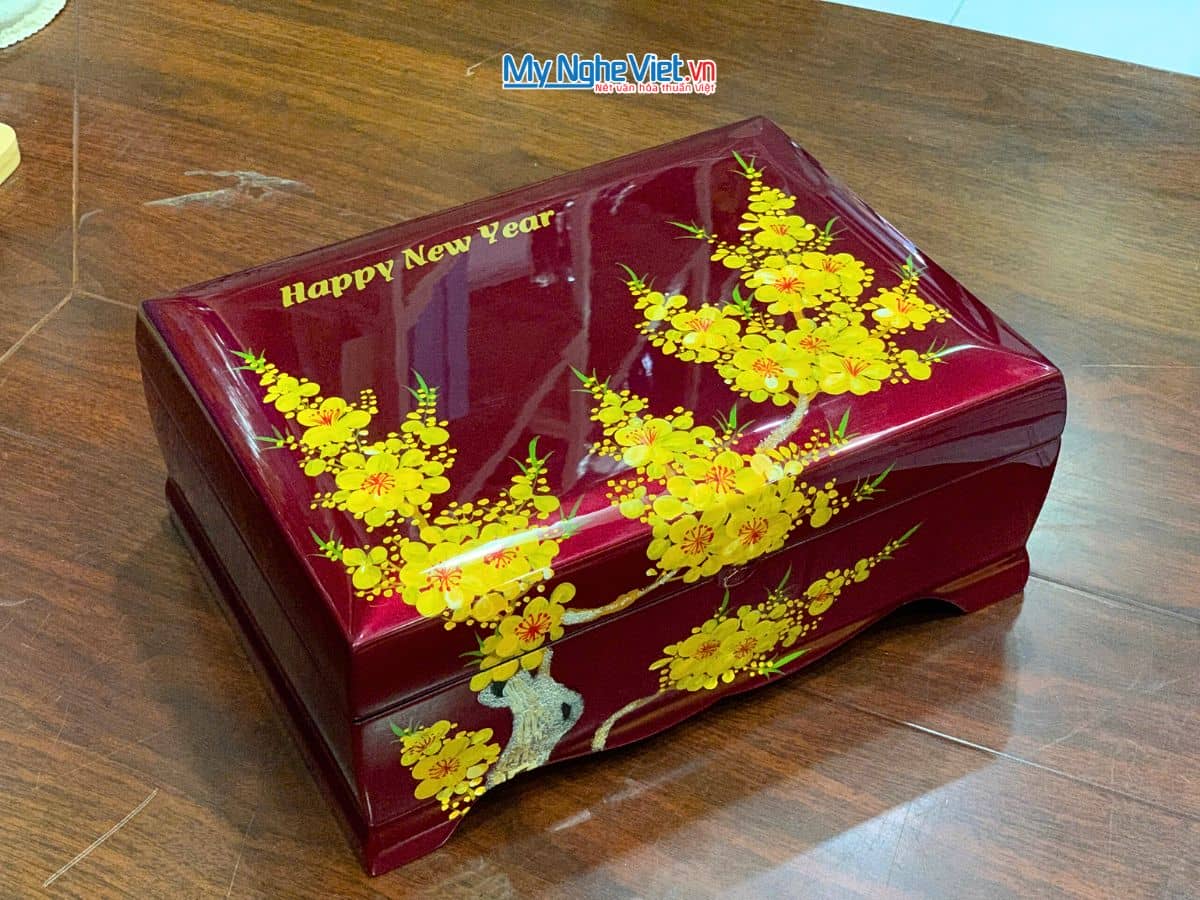 Bộ quà tặng hộp sơn mài hoa mai và bộ khăn trải bàn xanh đậm thêu sen CBMNV-KLTB11.3