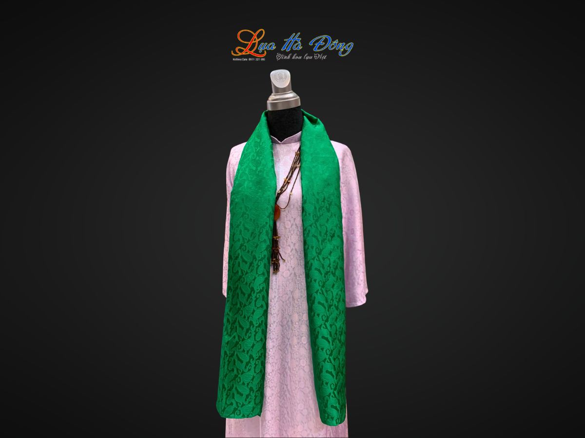 Khăn lụa tơ tằm dài họa tiết đuôi công xanh lá MNV-LNL40180/13