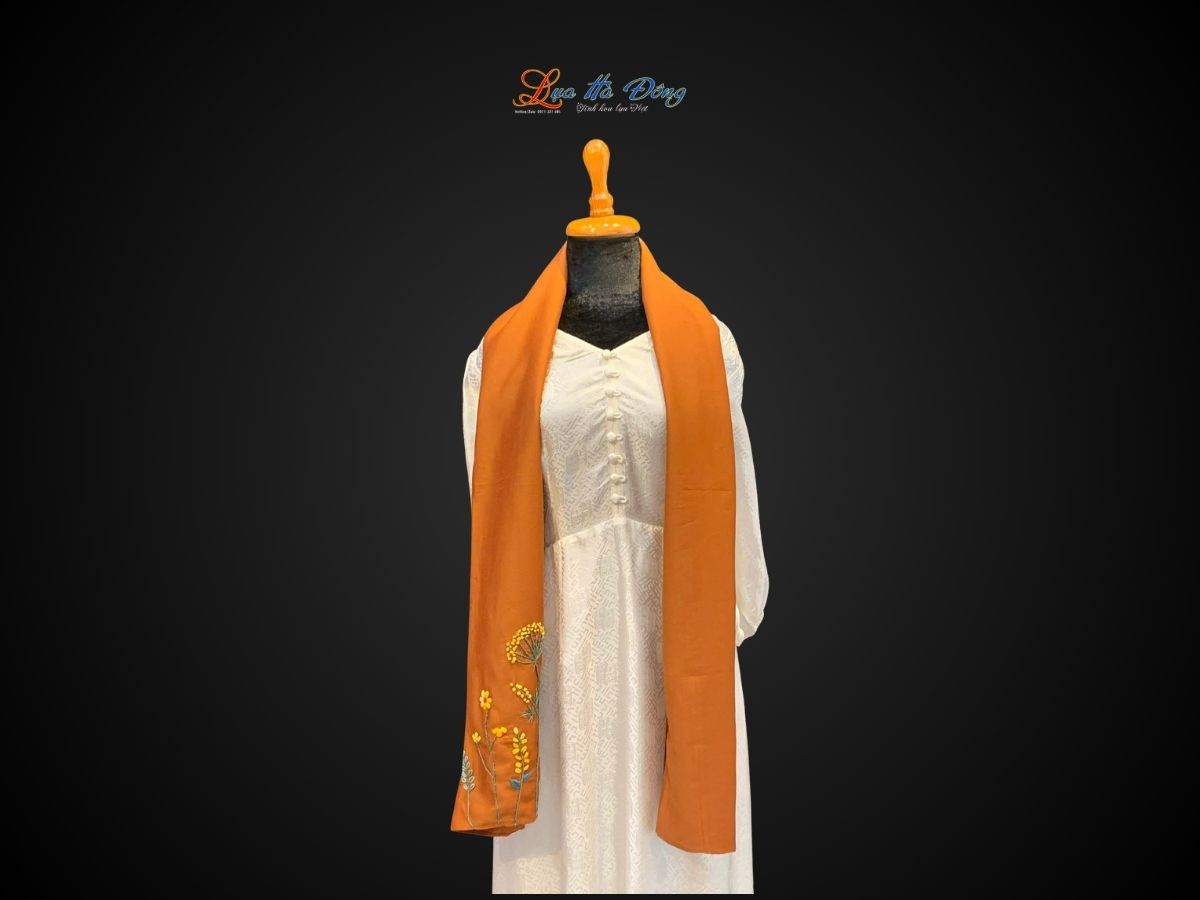 Khăn lụa đũi thêu tay nâu Lụa Hà Đông 45x180 