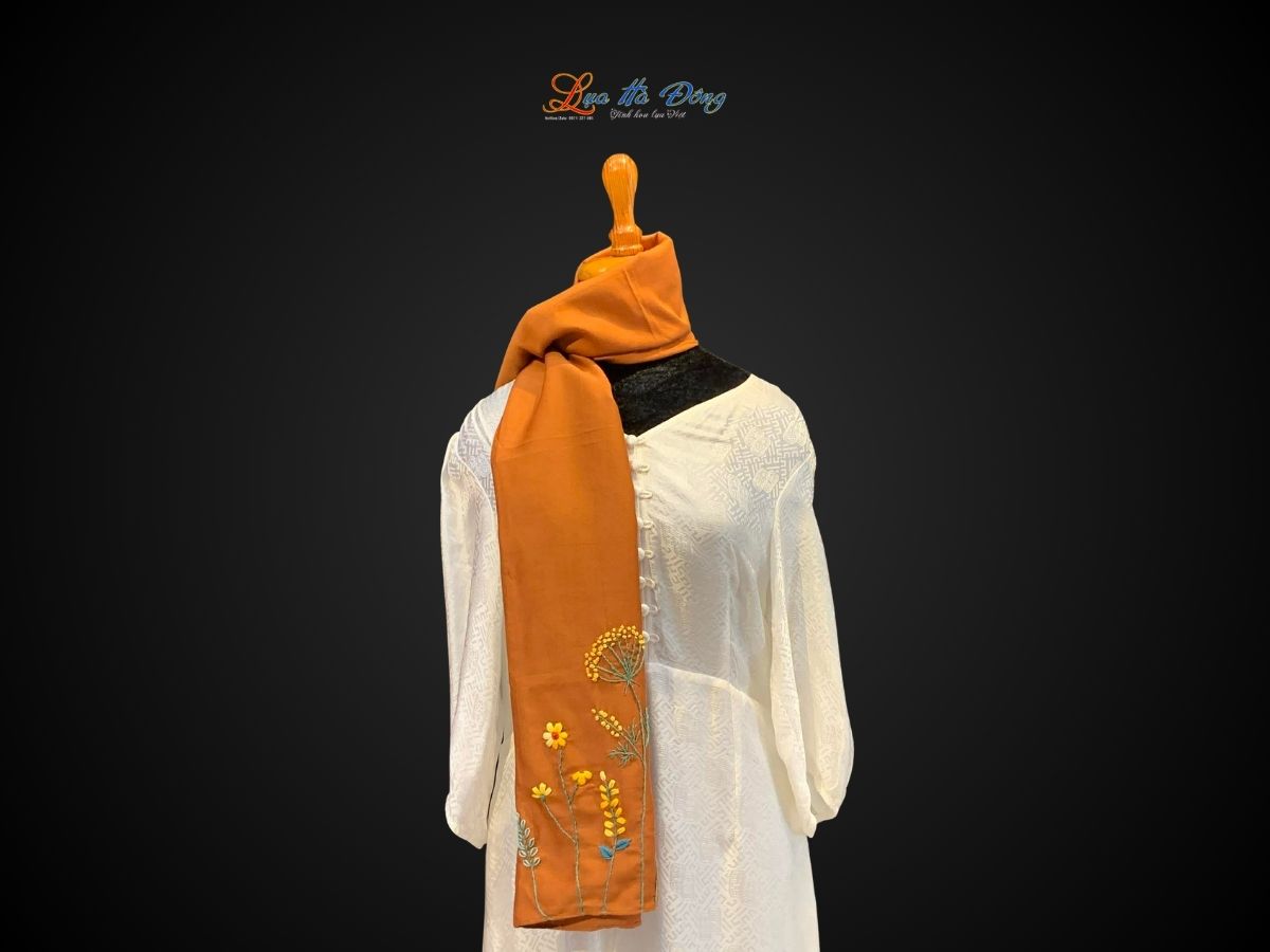 Khăn lụa đũi thêu tay nâu Lụa Hà Đông 45x180 