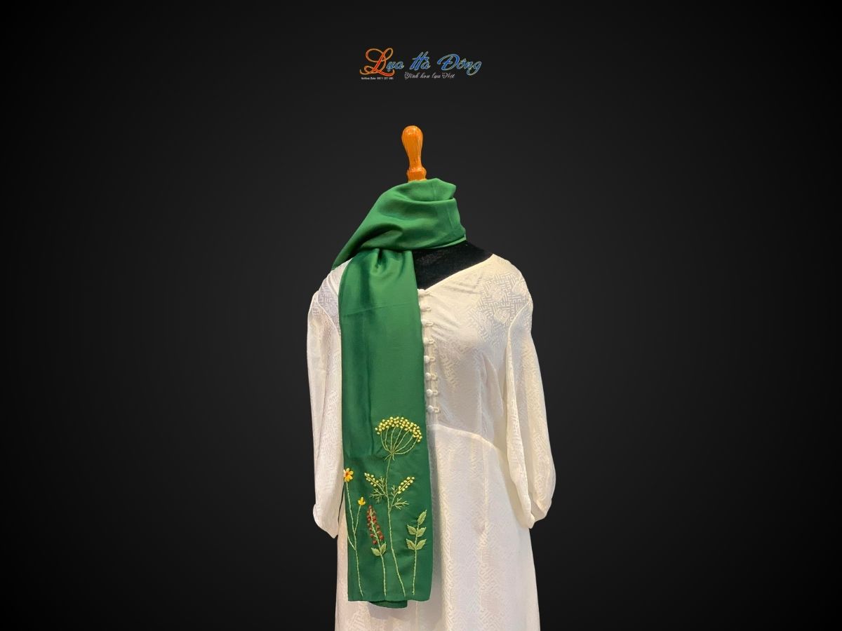 Khăn lụa đũi thêu tay xanh rêu Lụa Hà Đông 45x180 LNLT45180/5