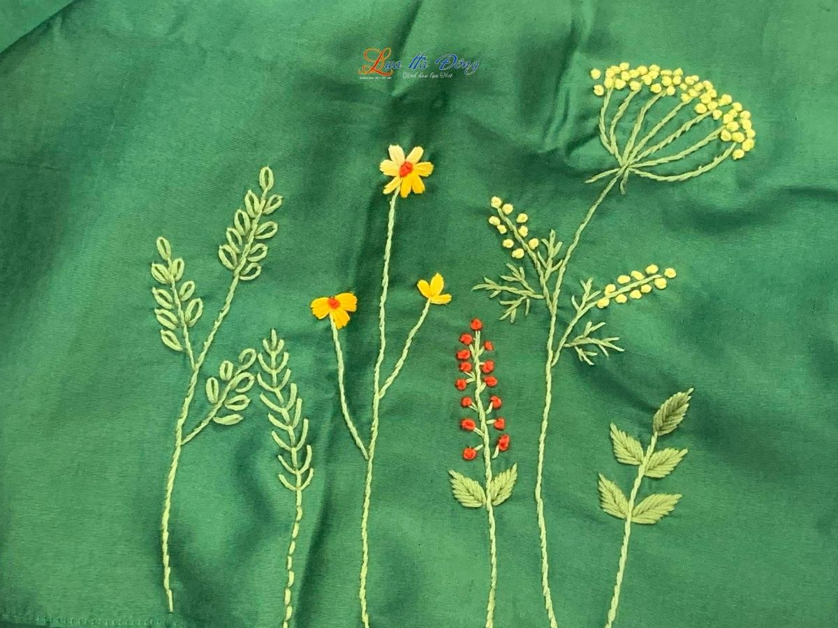 Khăn lụa đũi thêu tay xanh rêu Lụa Hà Đông 45x180 LNLT45180/5