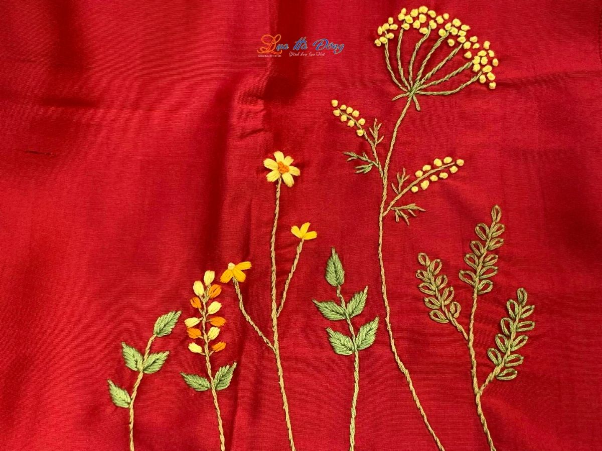 Khăn lụa đũi thêu tay đỏ Lụa Hà Đông 45x180 