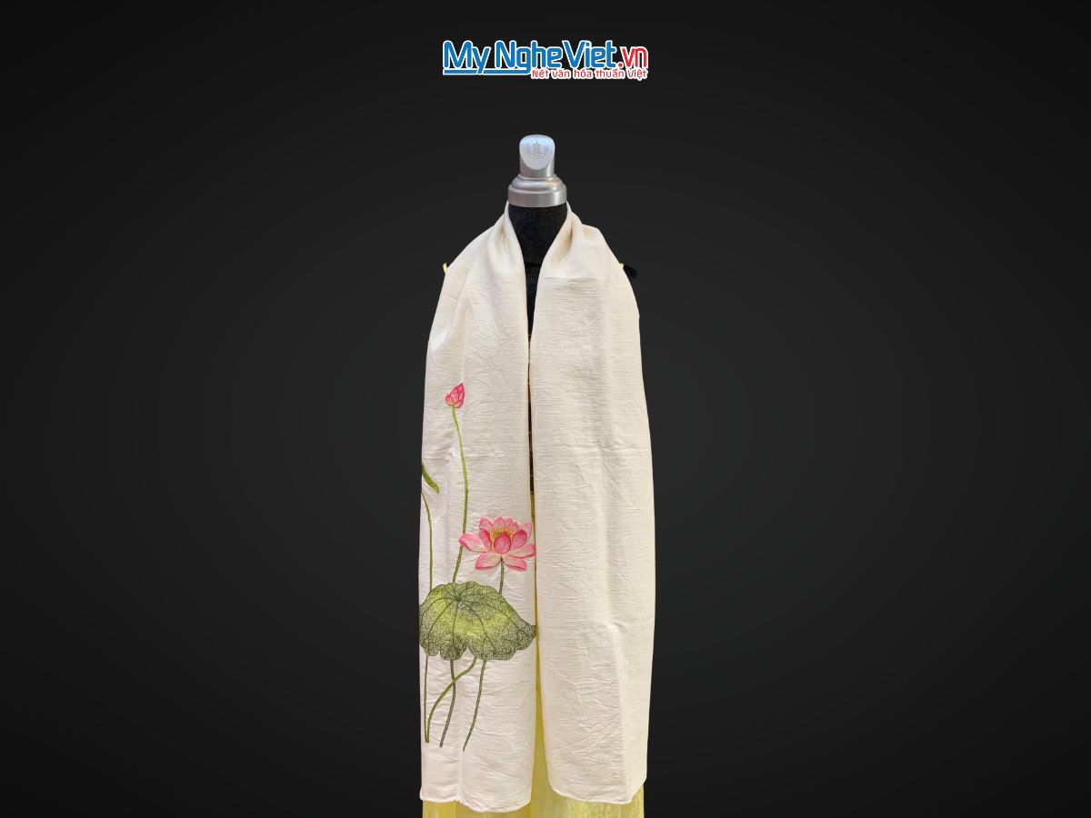 Khăn lụa đũi họa tiết hoa sen thêu tay 100% silk KLNC40200/2