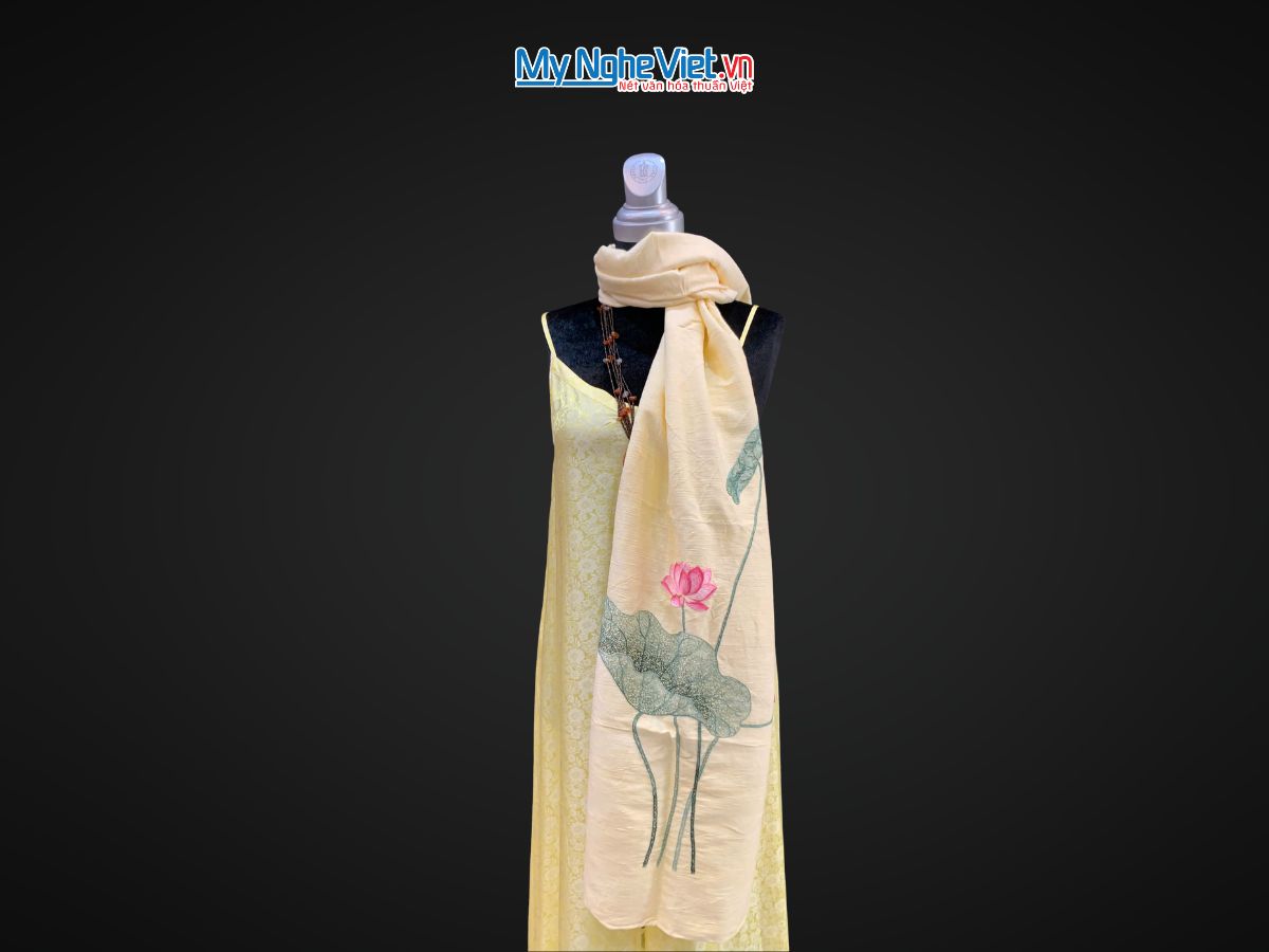 Khăn lụa đũi họa tiết hoa sen thêu tay 100% silk KLNC40200/3