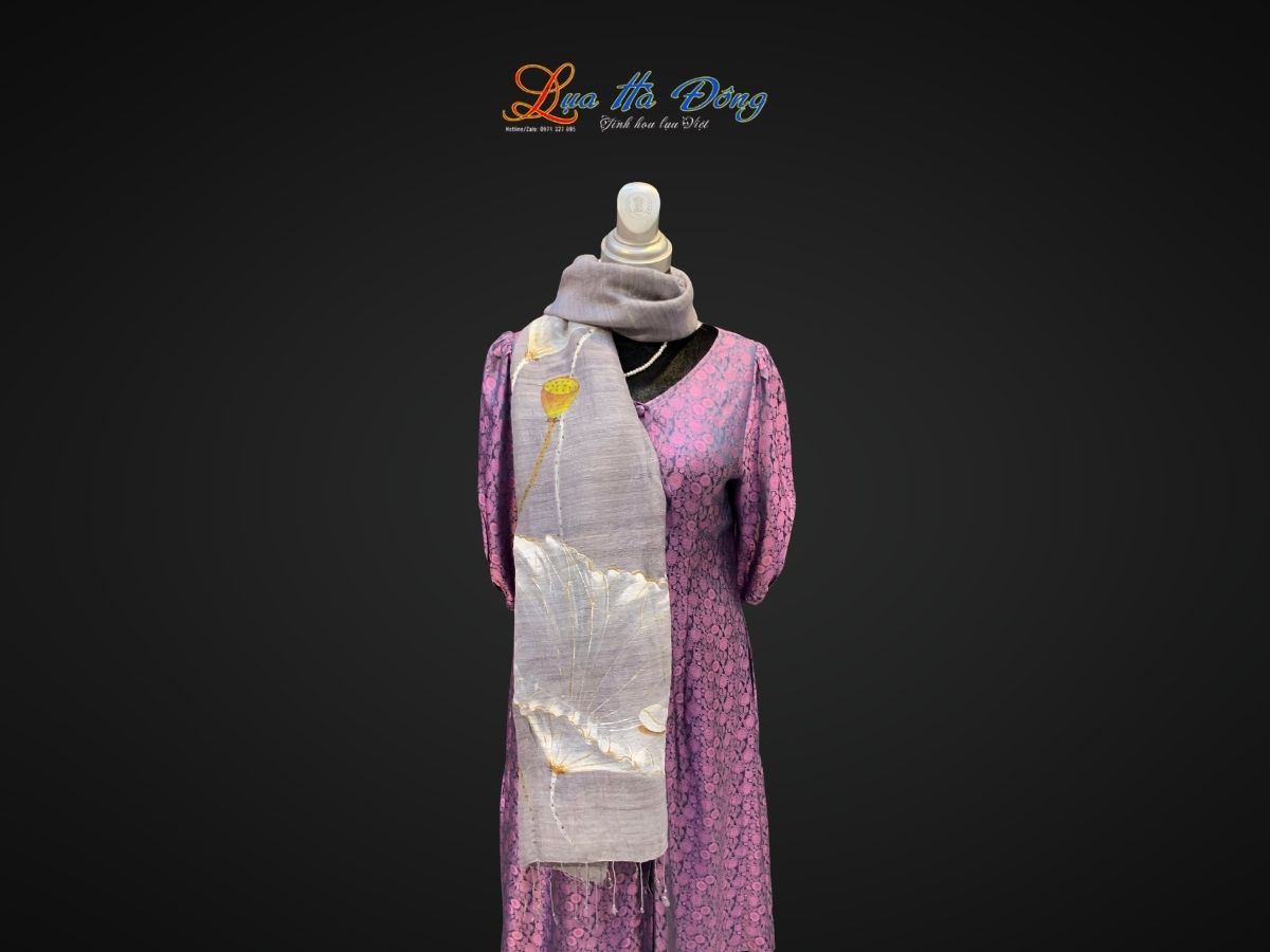 Khăn lụa Đũi xám vẽ sen 100% silk 80x180 tua rua KLTA80180/9