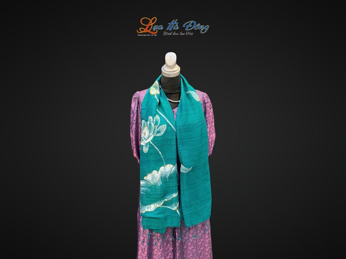 Khăn lụa Đũi xanh rêu vẽ sen 100% silk 80x180 tua rua KLTA80180/2