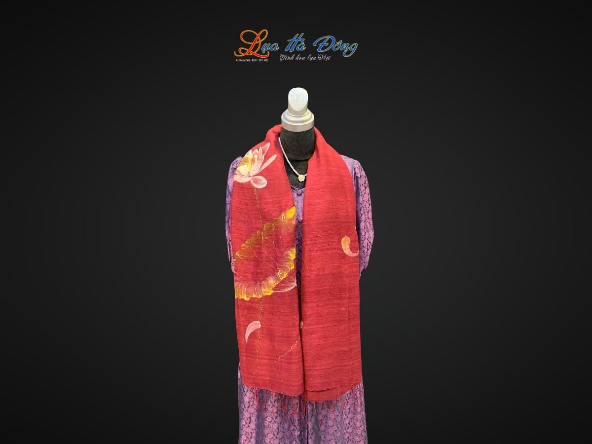 Khăn lụa Đũi đỏ mận vẽ sen 100% silk 80x180 tua rua KLTA80180/8