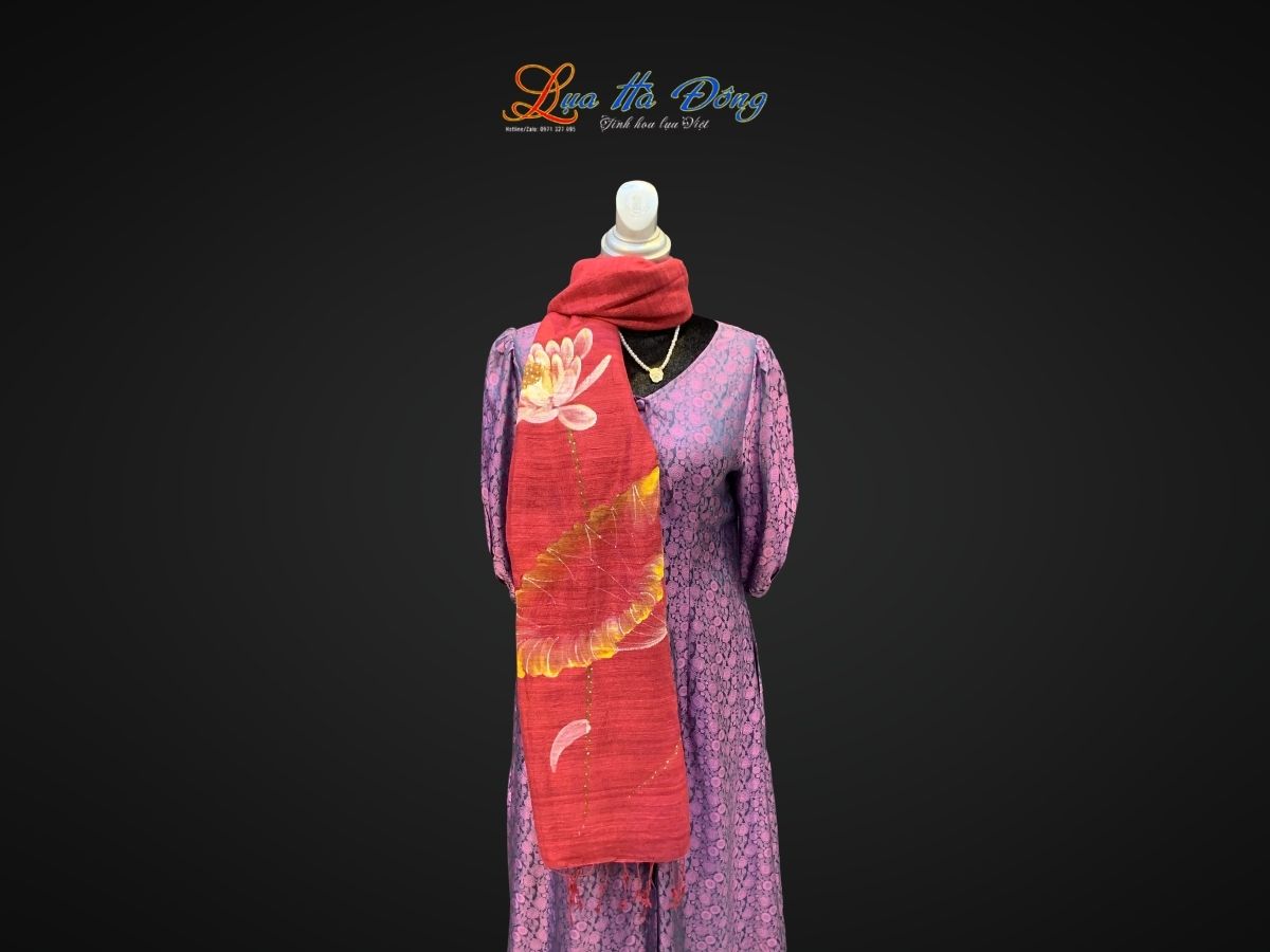 Khăn lụa Đũi đỏ mận vẽ sen 100% silk 80x180 tua rua KLTA80180/8