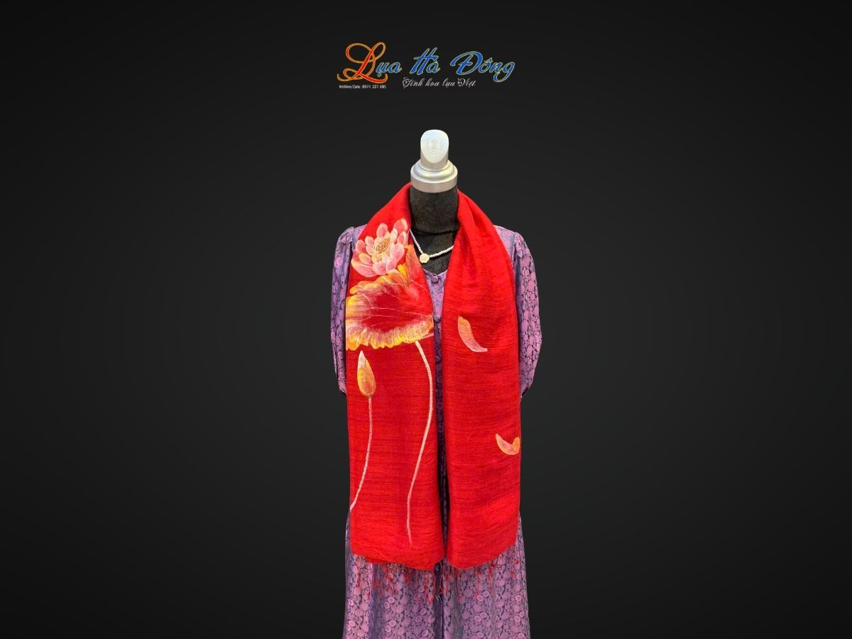 Khăn lụa Đũi đỏ tươi vẽ sen 100% silk 80x180 tua rua KLTA80180/7