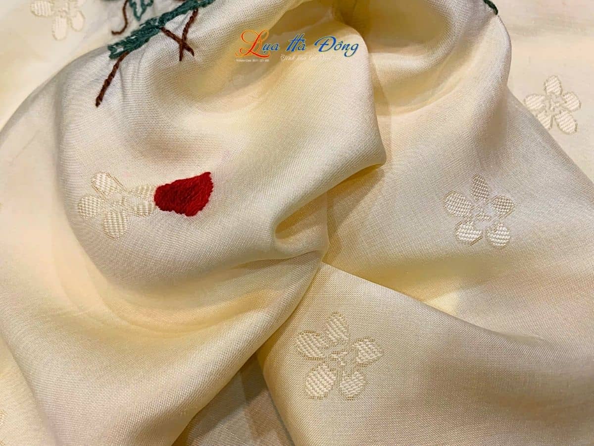 Khăn lụa vân cổ thêu tay mai vàng MNV-LNL80170/2