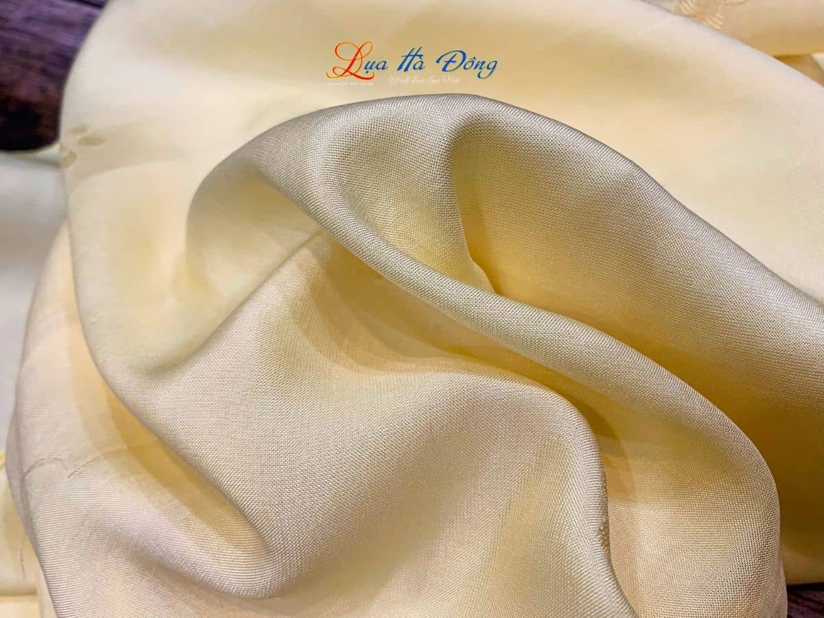 Khăn lụa vân cổ thêu tay mai vàng MNV-LNL80170/2