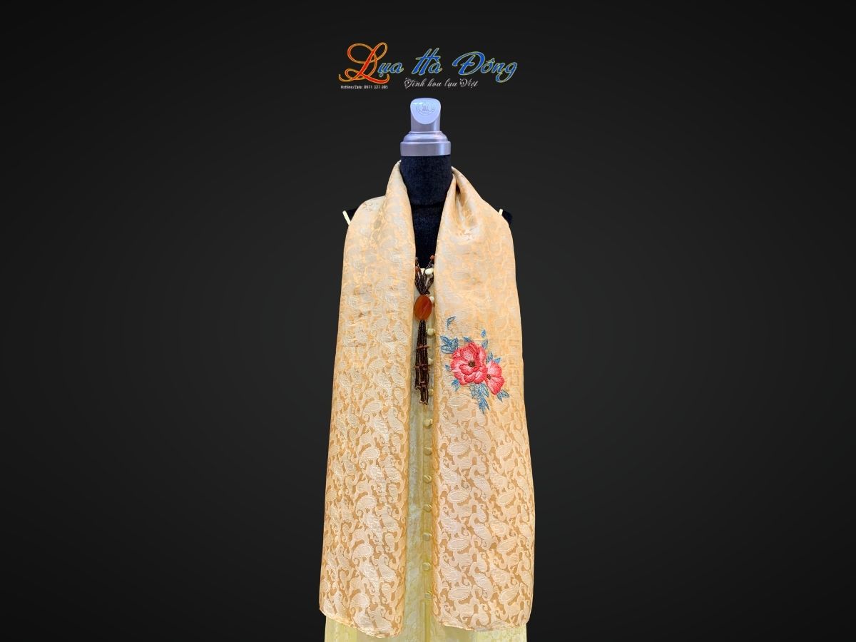 Khăn lụa thêu tay đuôi công vàng đồng MNV-LNL45180.6