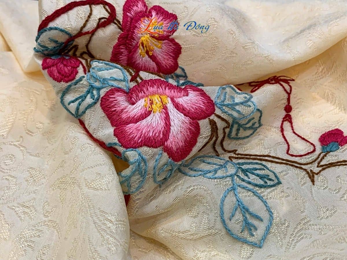 Khăn lụa vân cổ thêu tay lá cây kem MNV-LNL80170/3