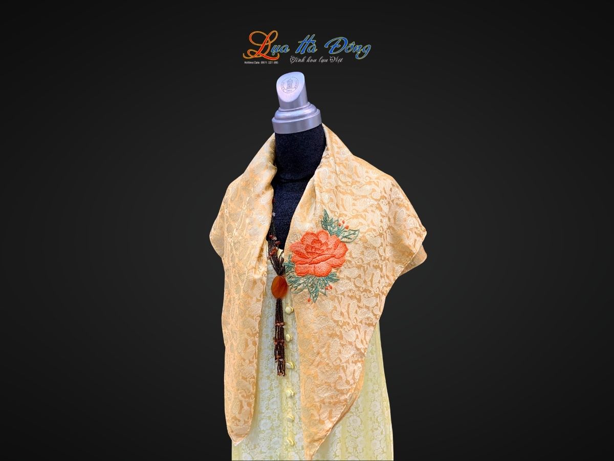 Khăn lụa vuông thêu tay đuôi cong vàng đồng MNV-LNL8585/7