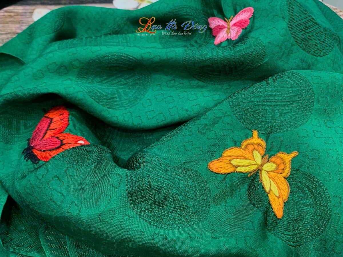 Khăn lụa vân cổ thêu tay triện thọ xanh MNV-LNL80170/1