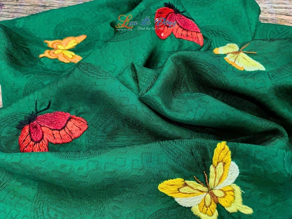 Khăn lụa vân cổ thêu tay triện thọ xanh MNV-LNL80170/1
