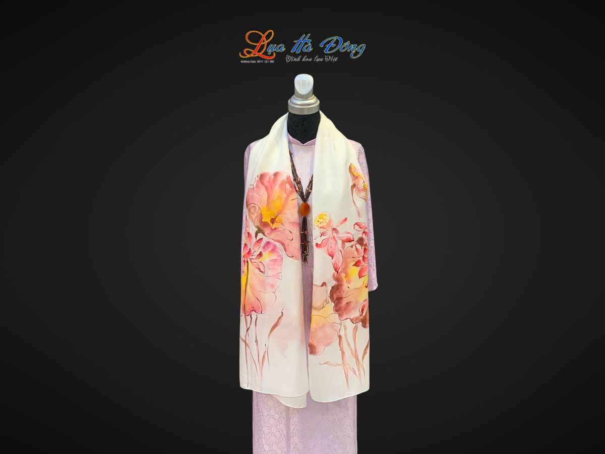 Khăn lụa tơ tằm màu trắng vẽ hoa sen MNV-PT70180/18