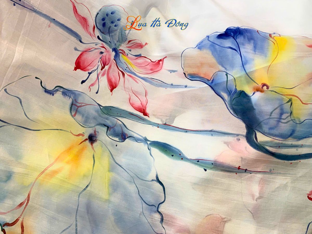 Khăn lụa tơ tằm màu trắng vẽ hoa sen MNV-PT70180/17