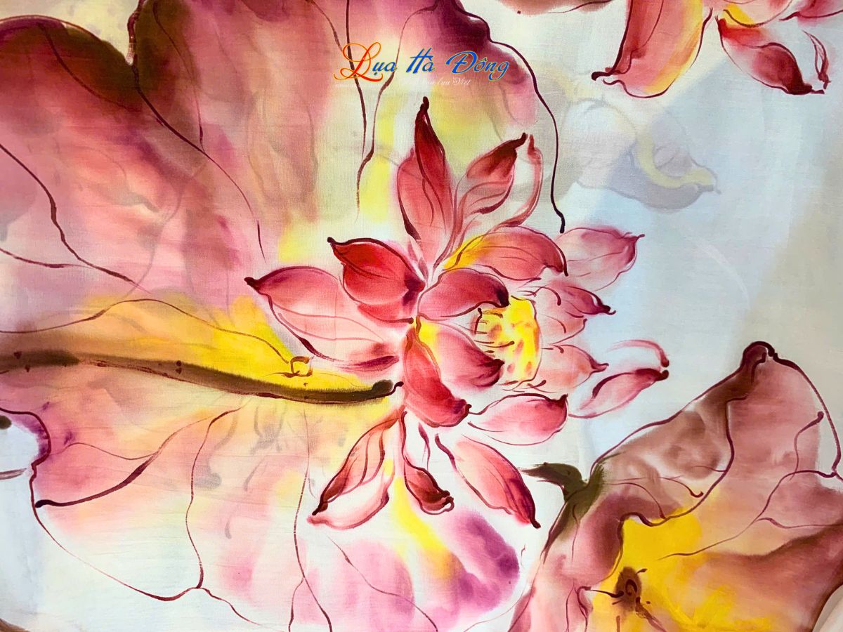 Khăn lụa tơ tằm màu trắng vẽ hoa sen MNV-PT70180/18