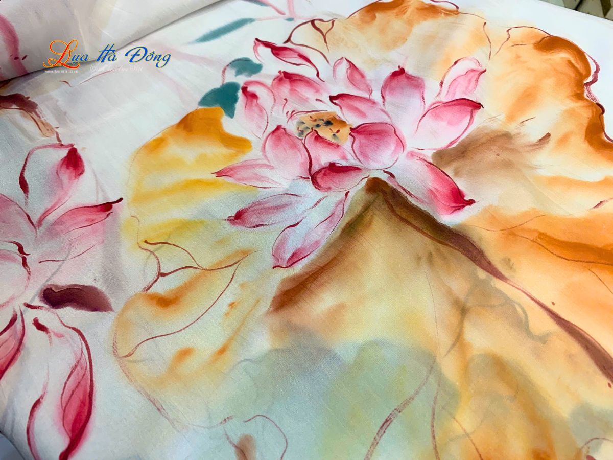 Khăn lụa tơ tằm màu trắng vẽ hoa sen MNV-PT70180/19
