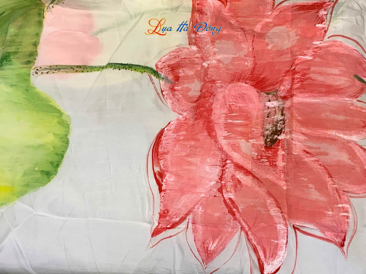 Khăn lụa tơ tằm vẽ tay hoa sen nền trắng LNL80180/1