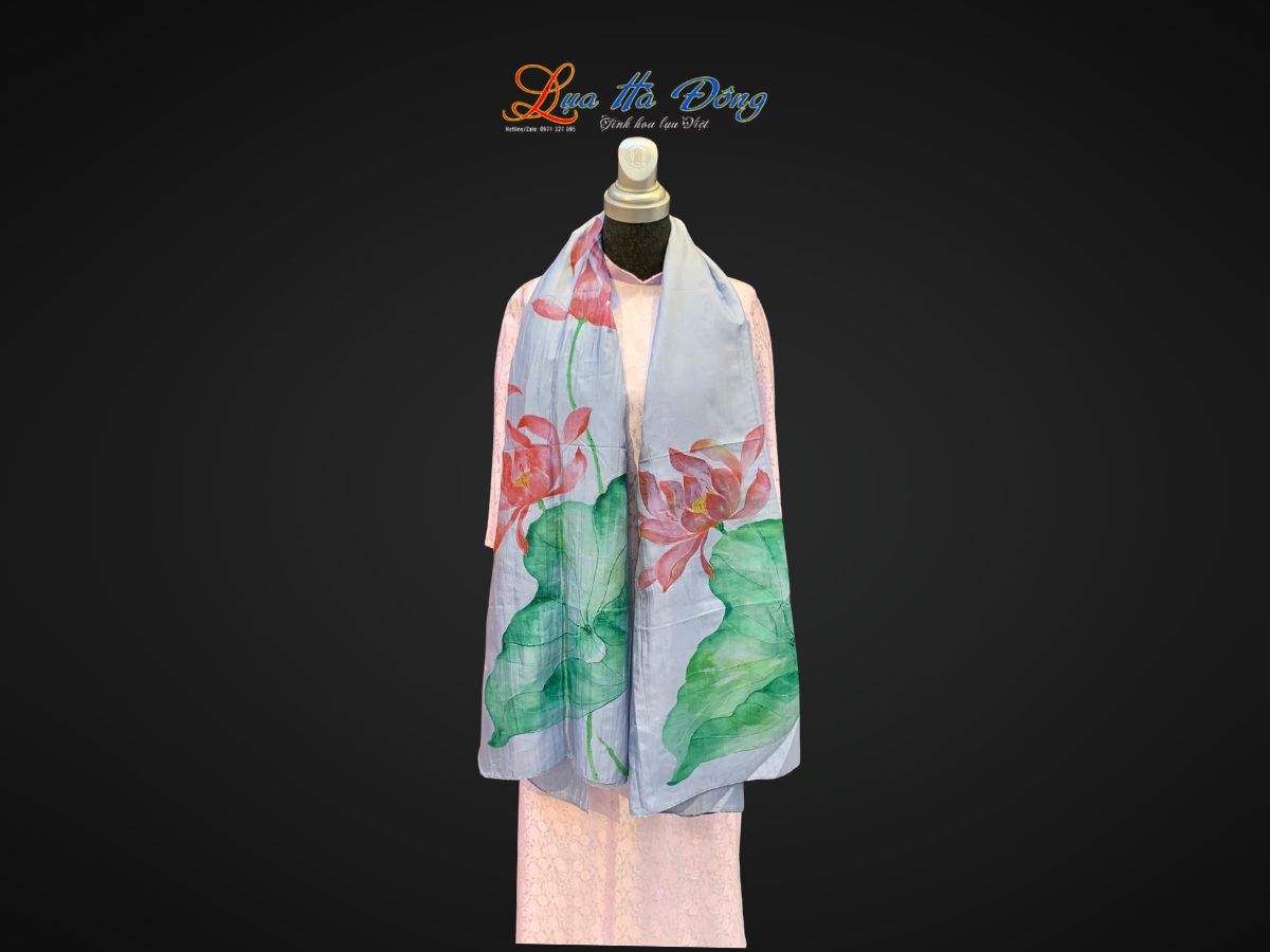 Khăn lụa tơ tằm vẽ tay sen màu xanh LNL75180/6