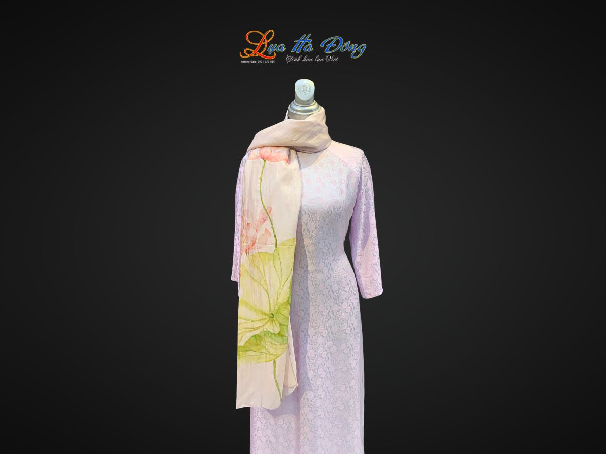 Khăn lụa tơ tằm vẽ tay sen màu tím nhạt LNL75180/5