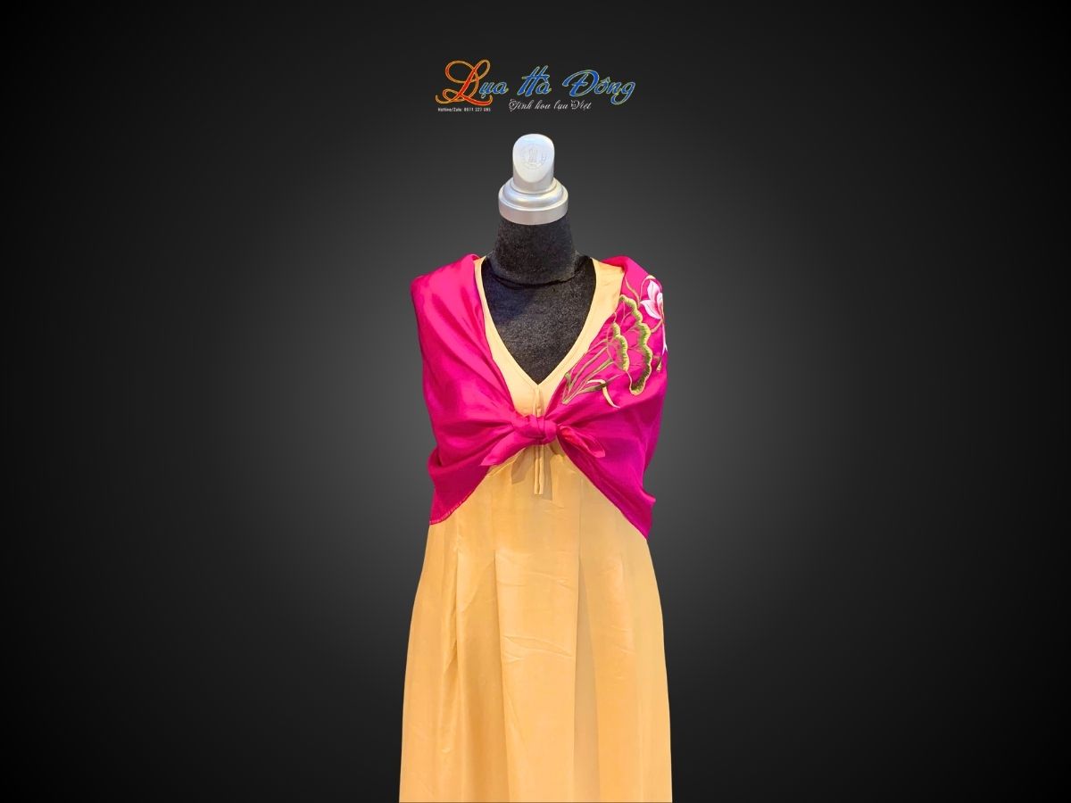 Khăn lụa vuông thêu sen trơn màu hồng tím KLTA9090/5