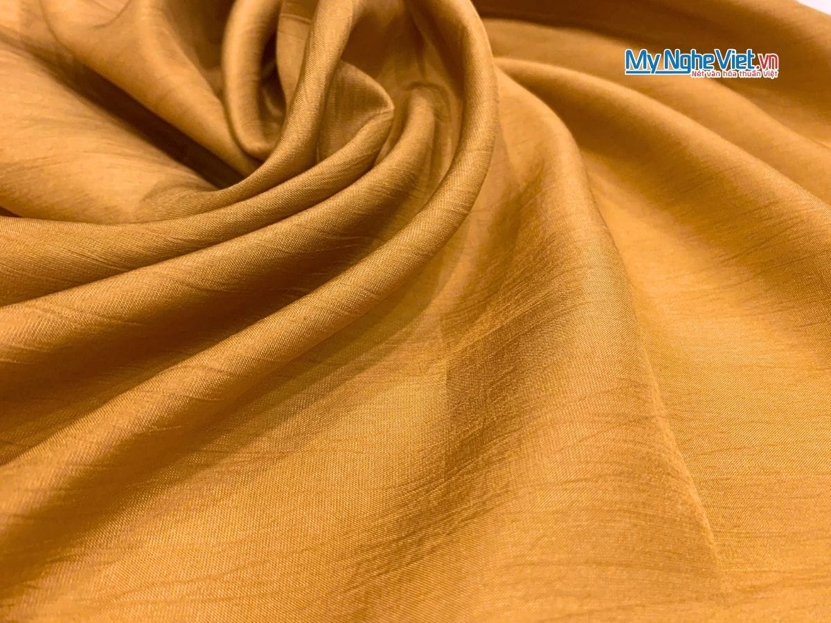 Khăn lụa vuông tơ tằm trơn màu vàng đồng MNV-PT5050/4