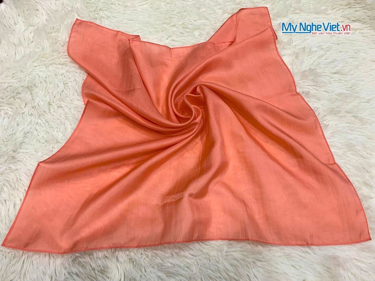 Khăn lụa vuông tơ tằm trơn màu cam hồng MNV-PT5050/6