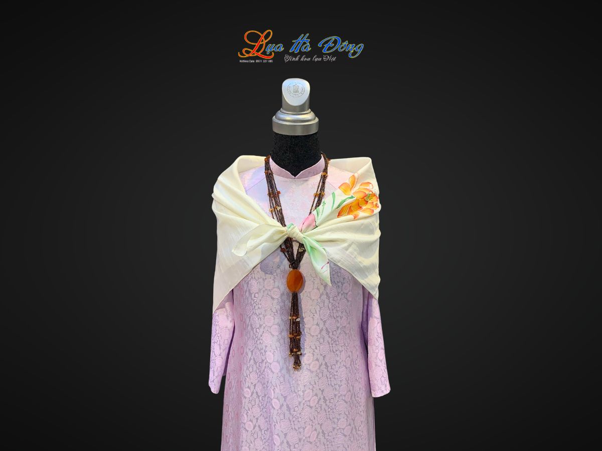 Khăn lụa vuông tơ tằm màu trắng vẽ hoa MNV-PT8585/2