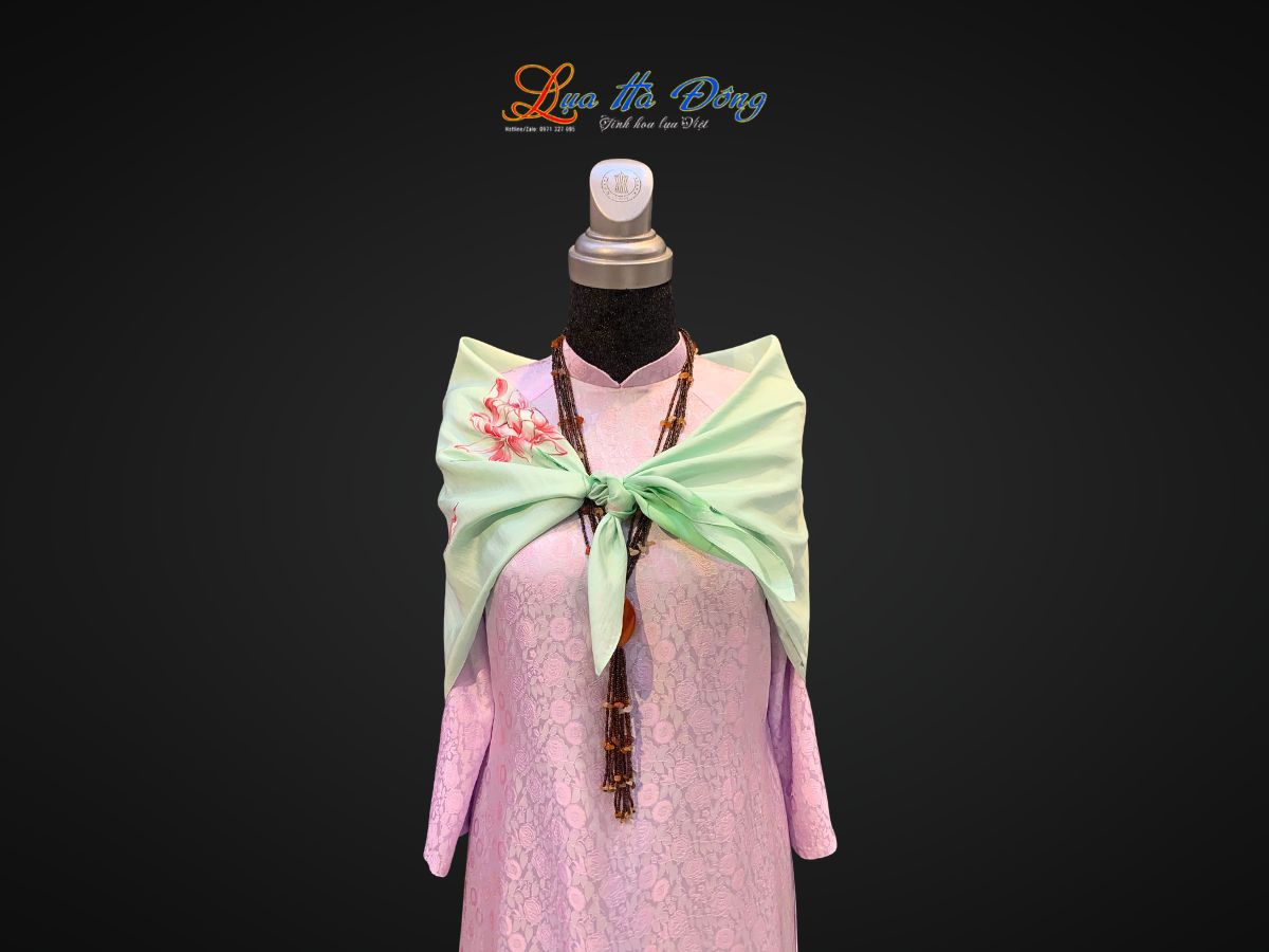 Khăn lụa vuông tơ tằm màu xanh lá vẽ hoa MNV-PT8585/4