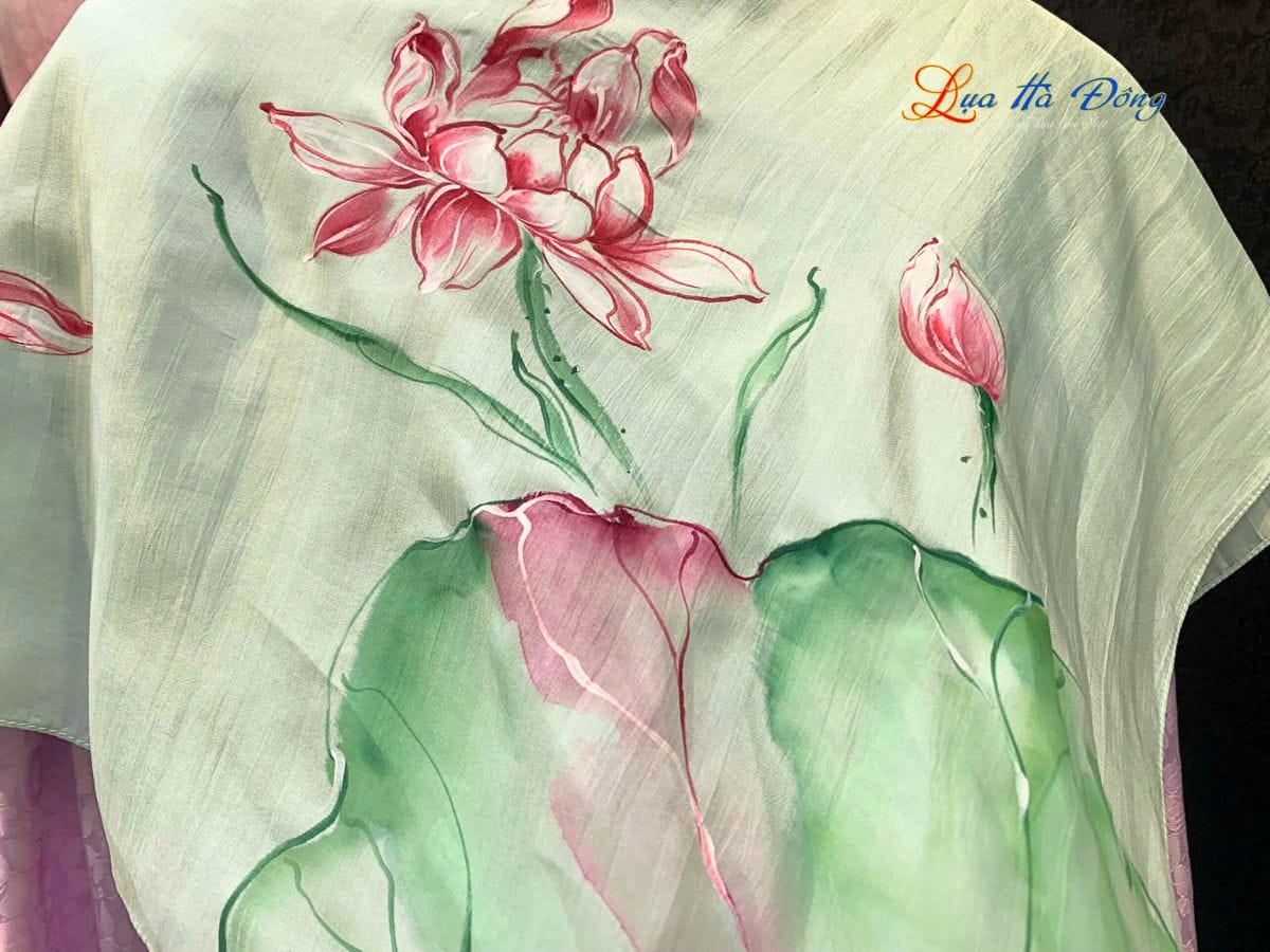 Khăn lụa vuông tơ tằm màu xanh lá vẽ hoa MNV-PT8585/4