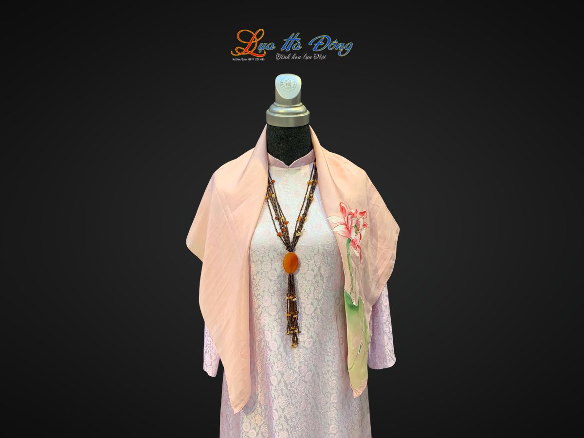 Khăn lụa vuông tơ tằm màu hồng vẽ hoa MNV-PT8585/1