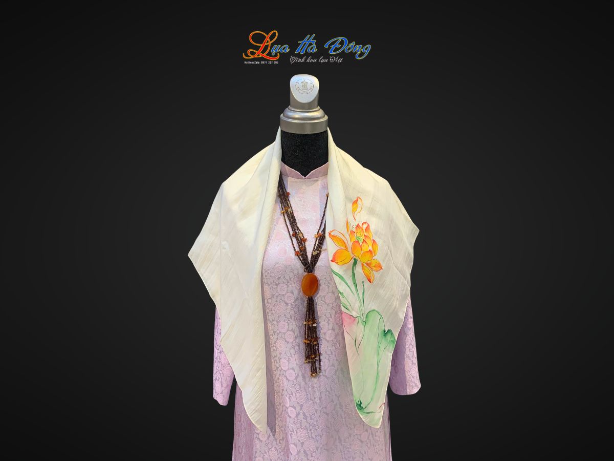 Khăn lụa vuông tơ tằm màu trắng vẽ hoa MNV-PT8585/2