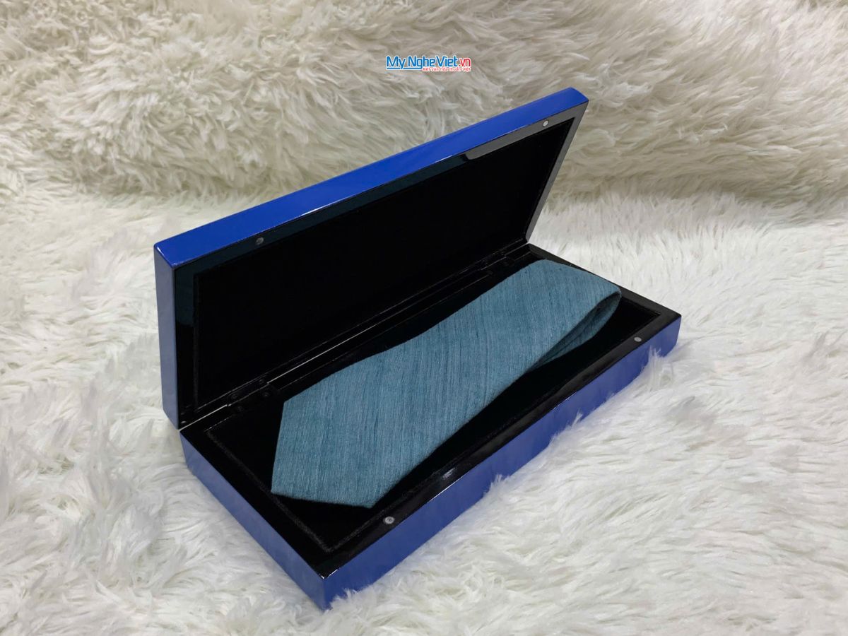 Quà Tặng Hộp Sơn Mài Trống Đồng & Cà Vạt Lụa Đũi Cao Cấp CBMNV-CRVNC3.2