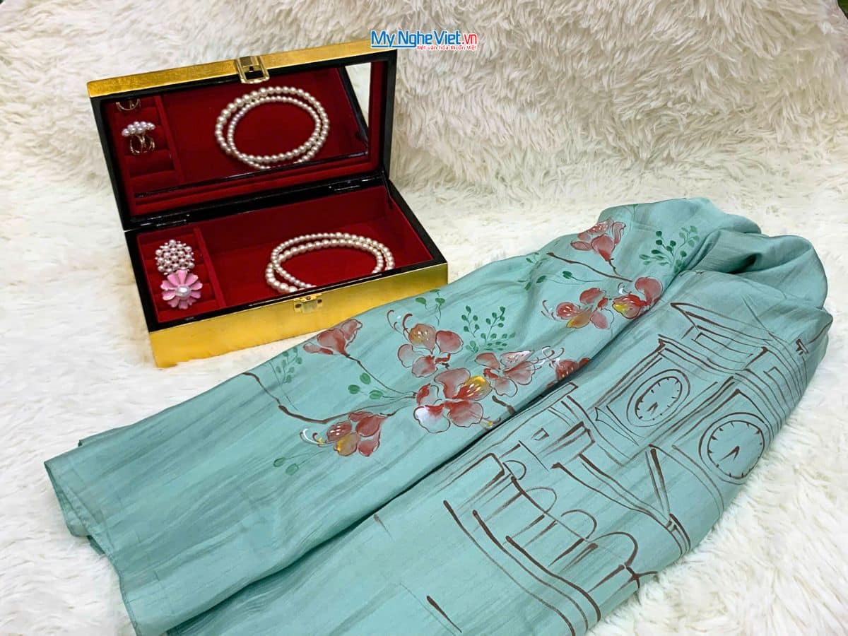 Quà Tặng Hộp Sơn Mài Hoa Sen & Khăn Lụa Hà Đông Cao Cấp CBPT70180T3-1